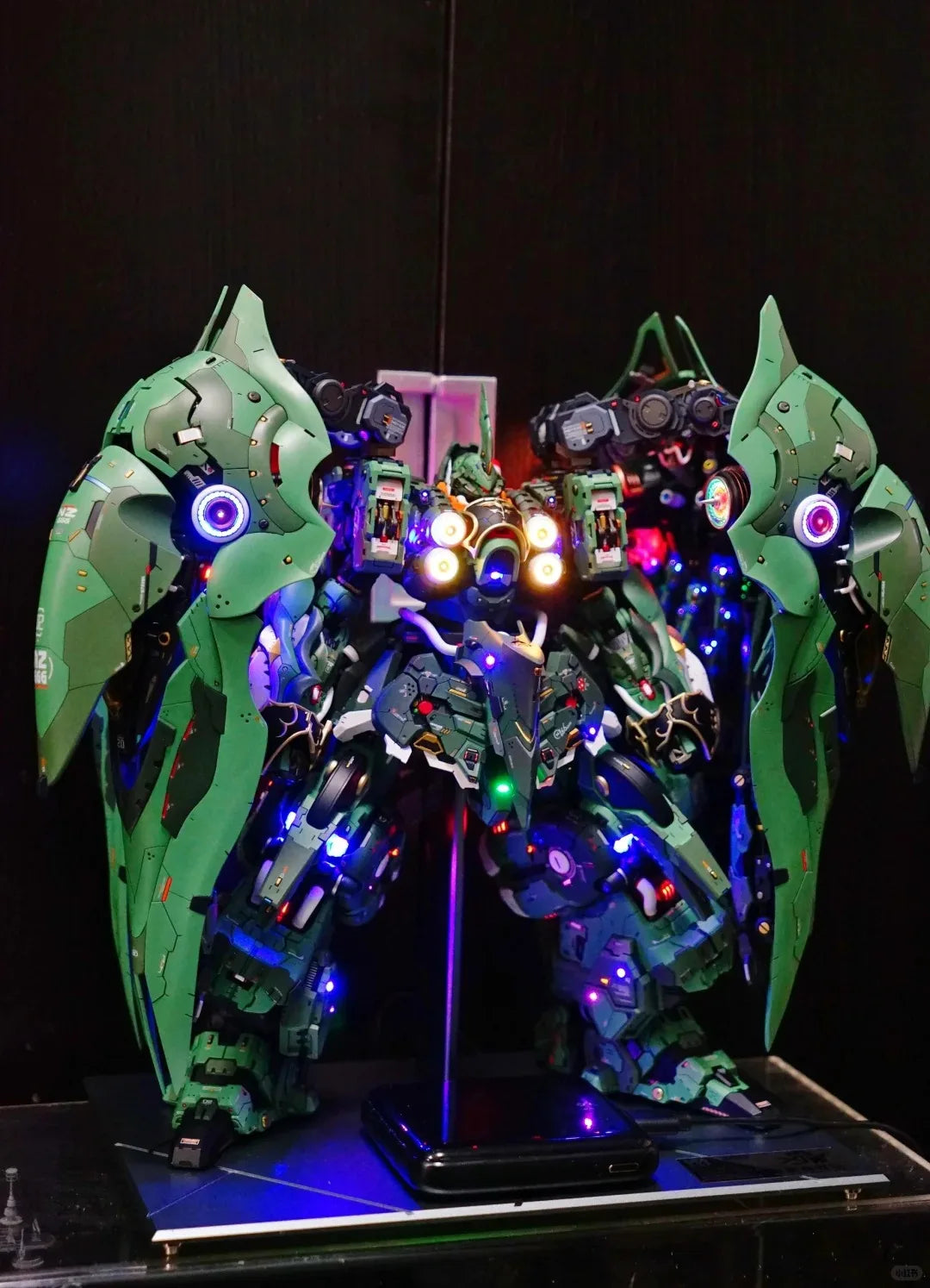 Axis Model Works Kshatriya 1/100 Assembly Model Kit Osiris Aerial Dominator Luminous Lamp Action Figures Plastic Model Toys Gift