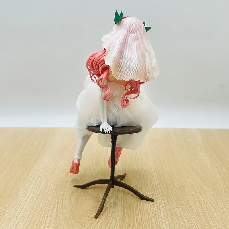 21cm SkyTube TOMO Wedding Dress Kamino Shizuku Anime Girl Figure Uzaki-chan wa Asobitai! Tsuki Uzak Action Figure Model Doll Toy