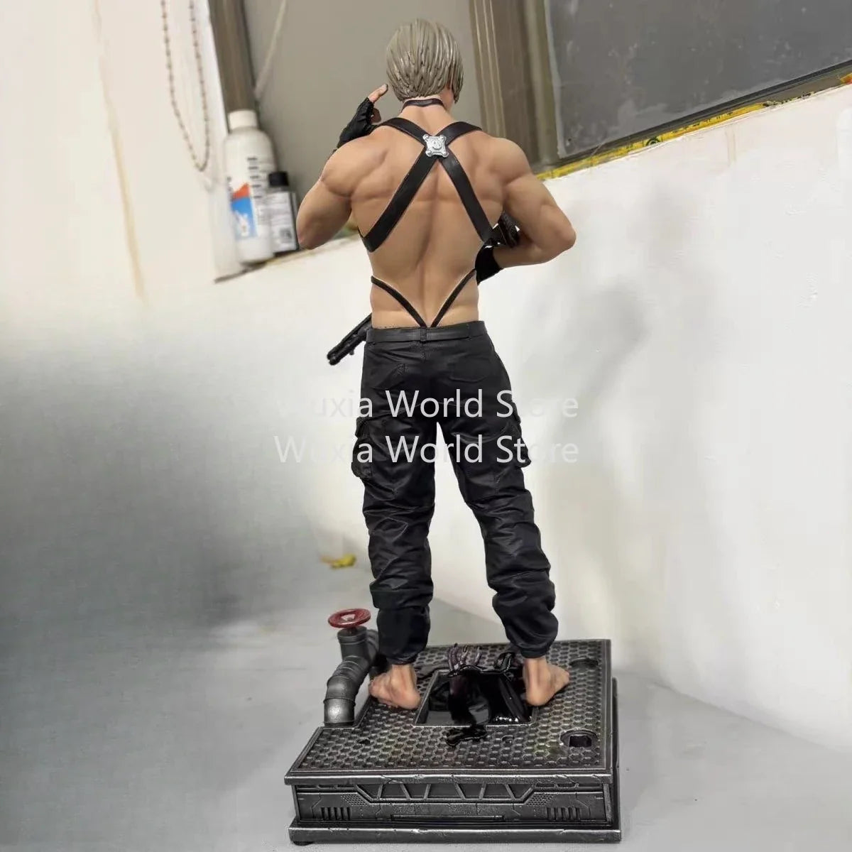 32cm Leon Scott Kennedy Figure Resident Evil Anime Figures Collection Model Desktop Ornament Decorations Best Gifts for Children