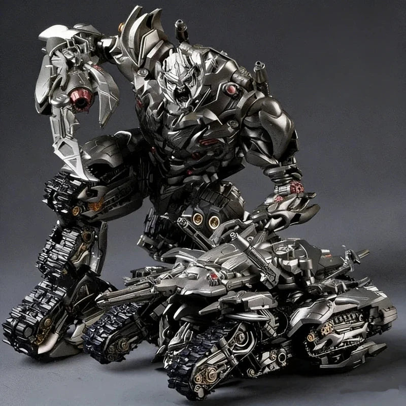 20cm SS13 Decepticons Old Leader Transforming Robot Toy Premium Painted Tank Megatron Action Figure Desktop Ornament Boys Gift