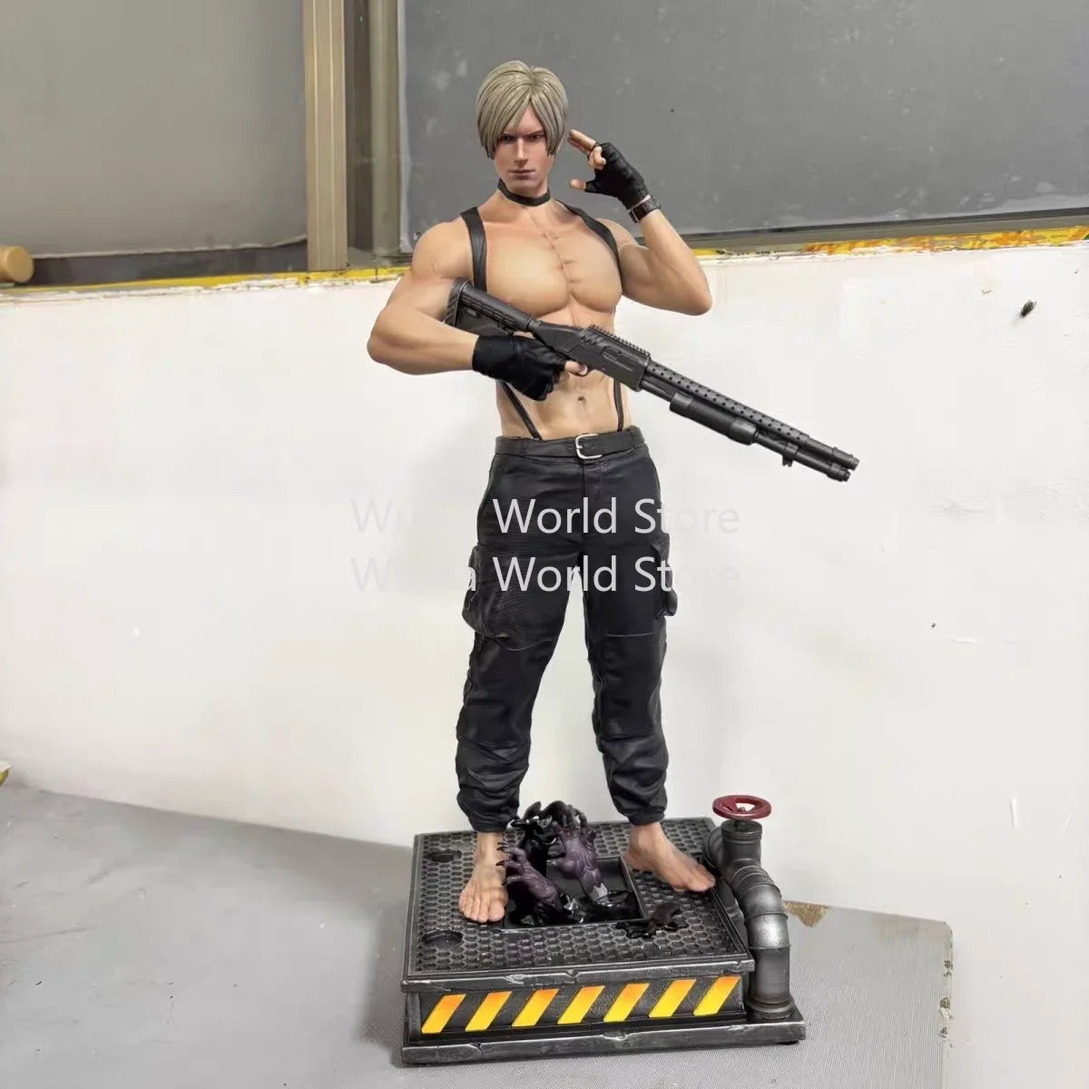 32cm Leon Scott Kennedy Figure Resident Evil Anime Figures Collection Model Desktop Ornament Decorations Best Gifts for Children